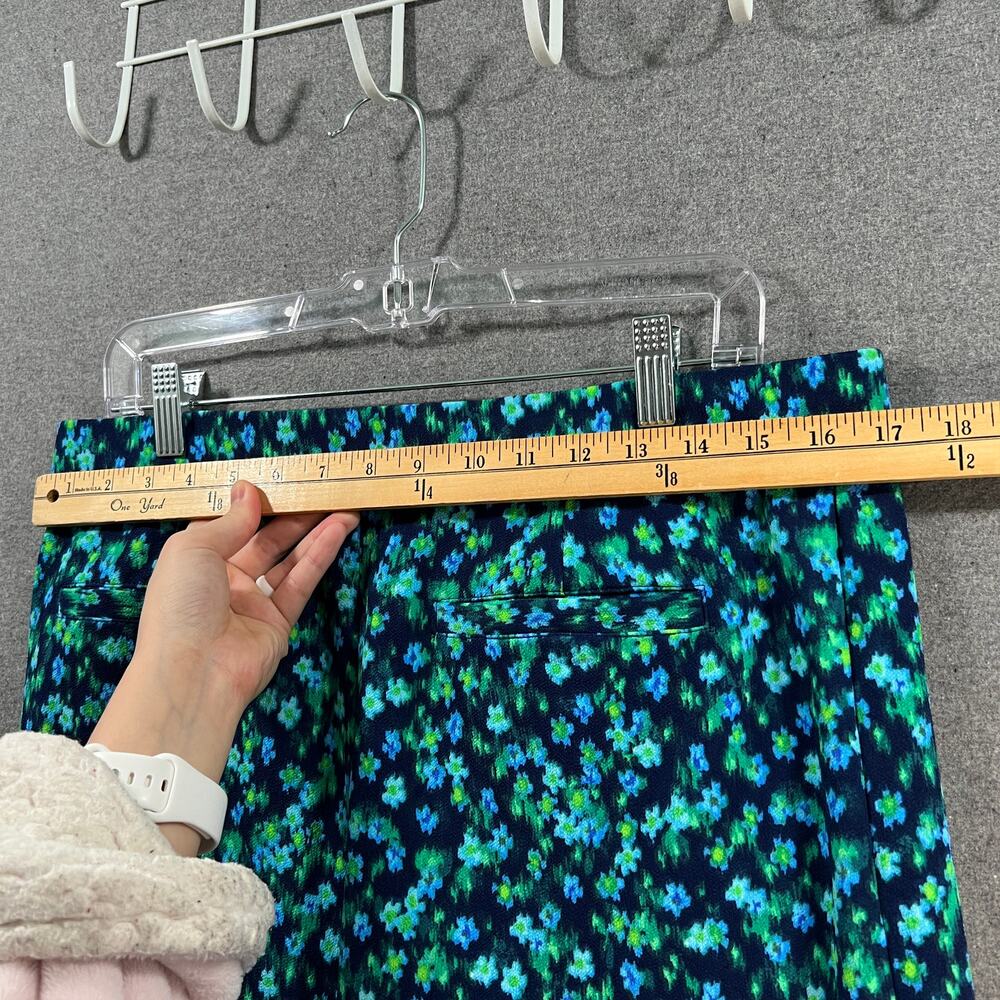 Isaac Mizrahi Live! Regular Printed Pebble Knit Wide Leg Crop Royal Navy, Medium - Picture 4 of 8